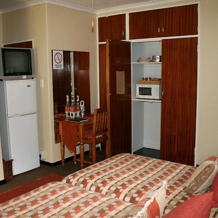 Tamboti House Hotel Malalane Kültér fotó
