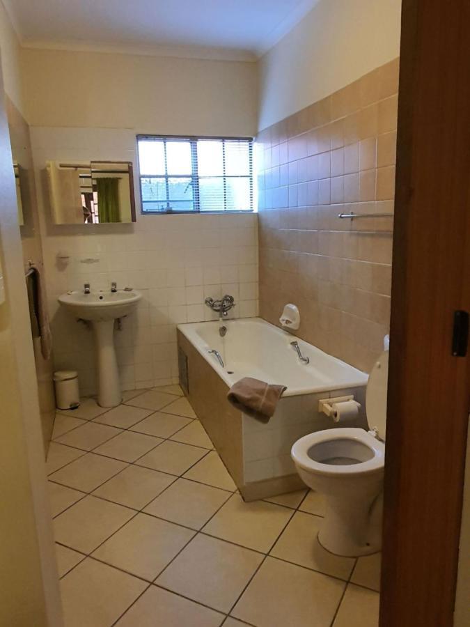 Tamboti House Hotel Malalane Kültér fotó